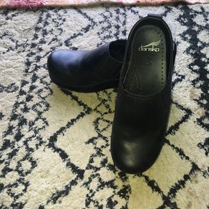 Gently used dansko shoes